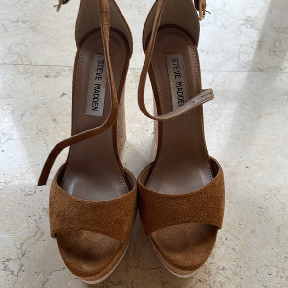 Steve Madden cognac wedges - Picture 3 of 4